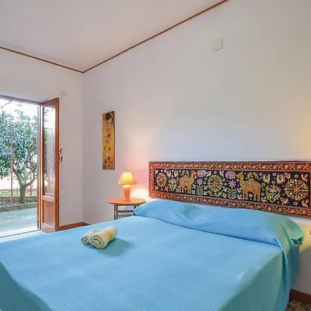 Holiday home Donna Melania House