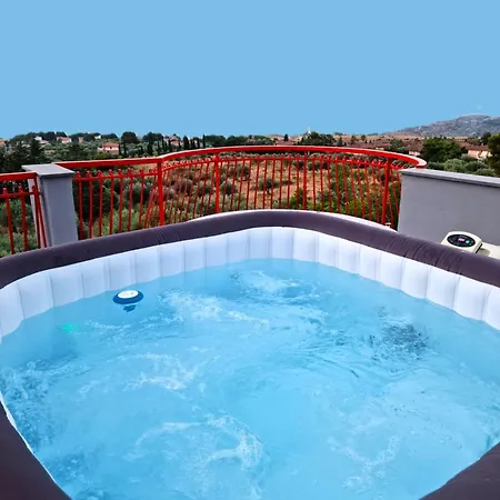Donna Melania House Holiday home *